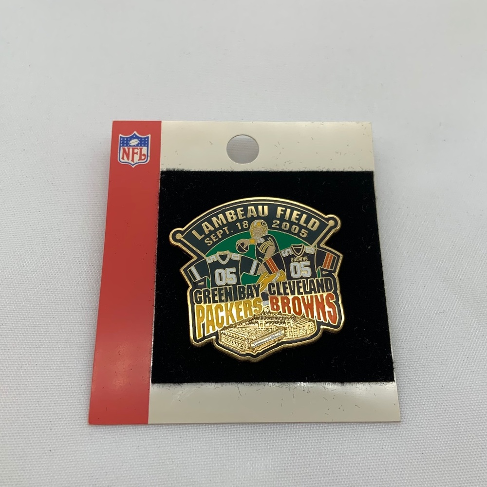 NFL Green Bay Packers vs Cleveland Browns Lambeau Field Football Lapel Pin.